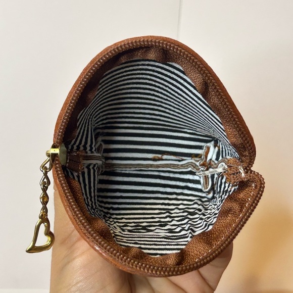 COSMETIC BAG & COIN Bag, LEATHER Cosmetic Pouch, Hand tooled Leather, Artesanal - Picture 5 of 11